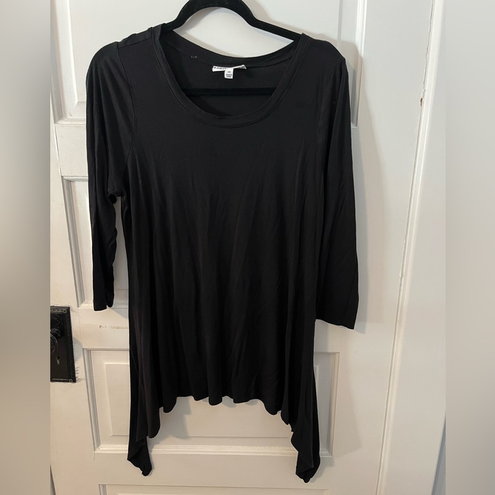 Black top easy to accessorize